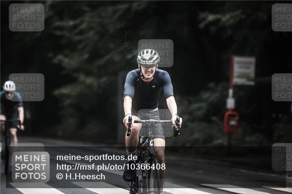 13.09.2026 - Stadtparktriathlon H.Heesch http://msf.ph/oto/10366408 13.09.2026 13:15:18 Radfahren 1304, 1310, 1376, 1381 meine-sportfotos.de