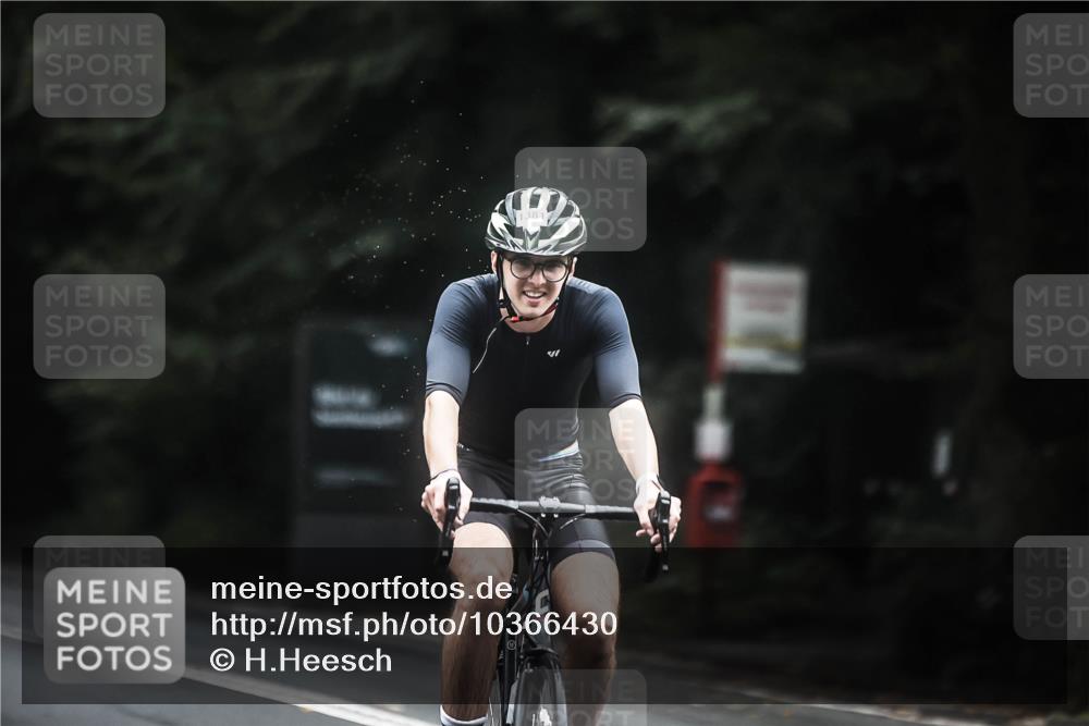 13.09.2026 - Stadtparktriathlon H.Heesch http://msf.ph/oto/10366430 13.09.2026 13:15:18 Radfahren 1304, 1310, 1376, 1381 meine-sportfotos.de