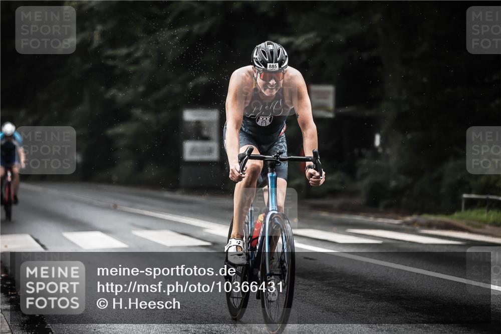 13.09.2026 - Stadtparktriathlon H.Heesch http://msf.ph/oto/10366431 13.09.2026 12:01:07 Radfahren 728, 885, 907, 928 meine-sportfotos.de
