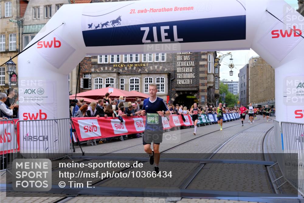 13.09.2026 - 21. swb-Marathon Bremen Tim E. http://msf.ph/oto/10366434 13.09.2026 13:04:10 Ziel 895, 1587, 2889, 3500, 4236, 8096, 9061, 9129, 9642 meine-sportfotos.de
