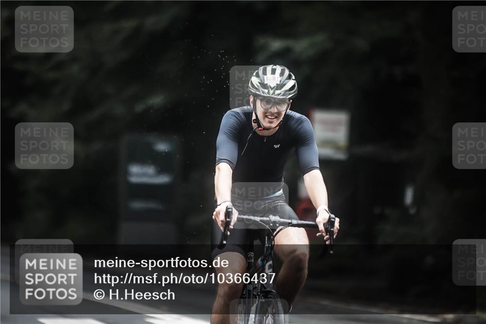 13.09.2026 - Stadtparktriathlon H.Heesch http://msf.ph/oto/10366437 13.09.2026 13:15:18 Radfahren 1304, 1310, 1376, 1381 meine-sportfotos.de