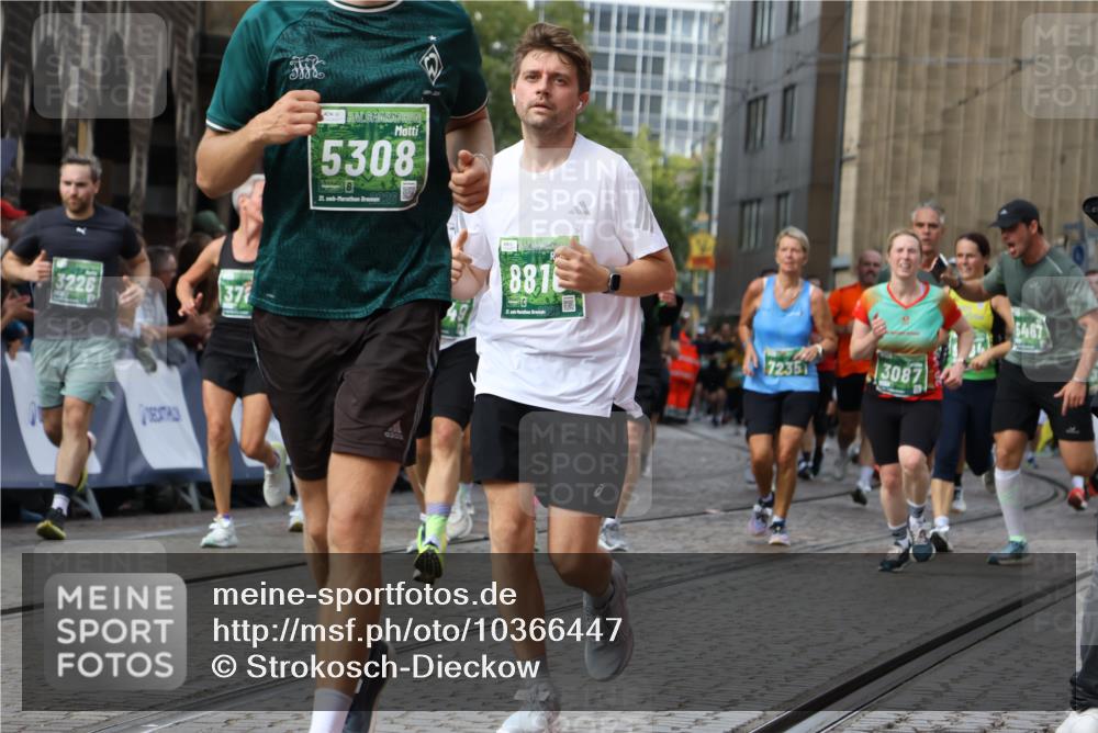 13.09.2026 - 21. swb-Marathon Bremen Strokosch-Dieckow http://msf.ph/oto/10366447 13.09.2026 13:35:38 Ziel 536, 1150, 2003, 2041, 2090, 2366, 2492, 2625, 2866, 3063, 3311, 3621, 3916, 4062, 4635, 4985, 5016, 6315, 6320, 6418, 6750, 6837, 7285, 7305, 7377, 7657, 7703, 7998, 8300, 8328, 8401, 8530, 8773, 8915, 9017, 9216, 9526, 9527, 318, 532, 607, 3056, 3087, 3226, 3485, 3704, 3780, 3857, 4048, 5071, 5157, 5308, 5381, 5467, 5468, 5584, 5586, 6649, 6724, 7235, 7675, 7691, 8335, 8705, 8816, 9784, 9862, 9892, 9912, 13121, 13213 meine-sportfotos.de