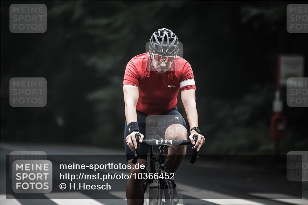 13.09.2026 - Stadtparktriathlon H.Heesch http://msf.ph/oto/10366452 13.09.2026 10:14:05 Radfahren 214, 239, 250 meine-sportfotos.de