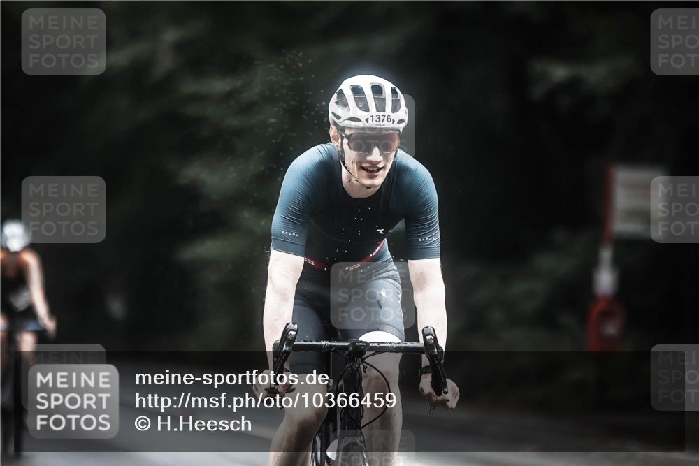 13.09.2026 - Stadtparktriathlon H.Heesch http://msf.ph/oto/10366459 13.09.2026 13:15:20 Radfahren 1304, 1310, 1317, 1376, 1381 meine-sportfotos.de