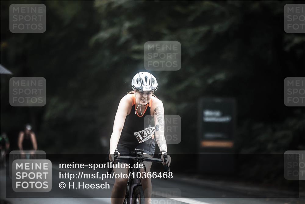 13.09.2026 - Stadtparktriathlon H.Heesch http://msf.ph/oto/10366468 13.09.2026 13:15:22 Radfahren 1304, 1317, 1376, 1381 meine-sportfotos.de