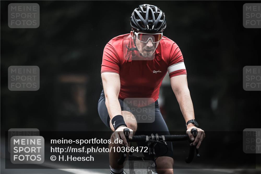13.09.2026 - Stadtparktriathlon H.Heesch http://msf.ph/oto/10366472 13.09.2026 10:14:05 Radfahren 214, 239, 250 meine-sportfotos.de