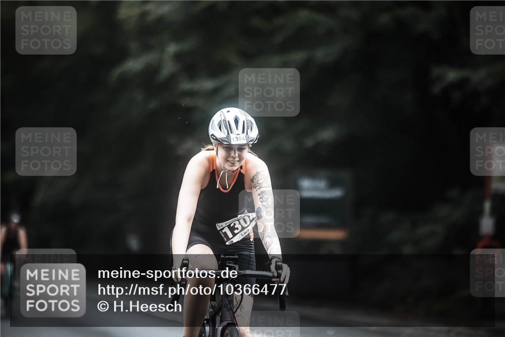 13.09.2026 - Stadtparktriathlon H.Heesch http://msf.ph/oto/10366477 13.09.2026 13:15:22 Radfahren 1304, 1317, 1376, 1381 meine-sportfotos.de