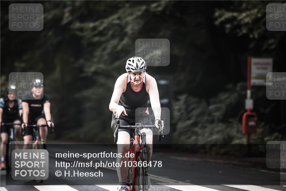 13.09.2026 - Stadtparktriathlon H.Heesch http://msf.ph/oto/10366478 13.09.2026 11:23:25 Radfahren 658, 714, 738, 743, 750, 758, 773, 790 meine-sportfotos.de