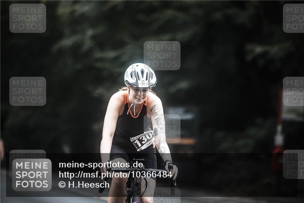 13.09.2026 - Stadtparktriathlon H.Heesch http://msf.ph/oto/10366484 13.09.2026 13:15:22 Radfahren 1304, 1317, 1376, 1381 meine-sportfotos.de