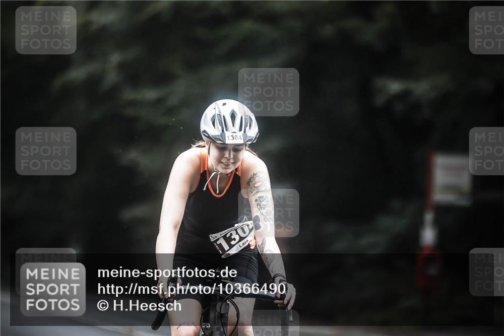 13.09.2026 - Stadtparktriathlon H.Heesch http://msf.ph/oto/10366490 13.09.2026 13:15:22 Radfahren 1304, 1317, 1376, 1381 meine-sportfotos.de
