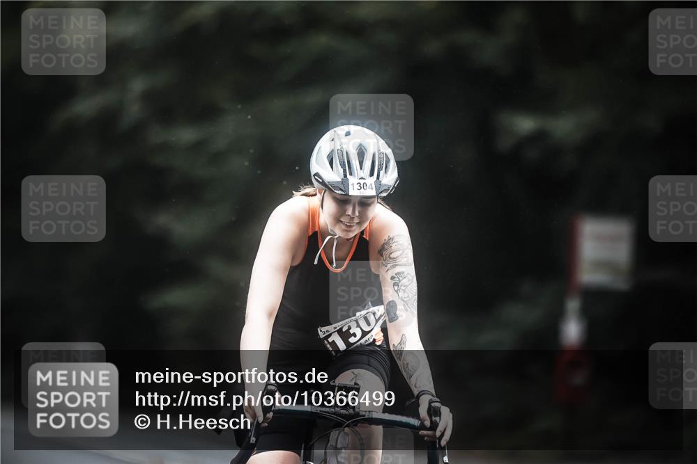 13.09.2026 - Stadtparktriathlon H.Heesch http://msf.ph/oto/10366499 13.09.2026 13:15:23 Radfahren 1304, 1317, 1376, 1381 meine-sportfotos.de