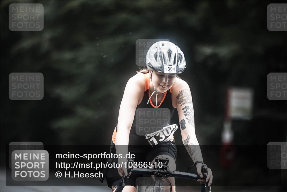 13.09.2026 - Stadtparktriathlon H.Heesch http://msf.ph/oto/10366510 13.09.2026 13:15:23 Radfahren 1304, 1317, 1376, 1381 meine-sportfotos.de