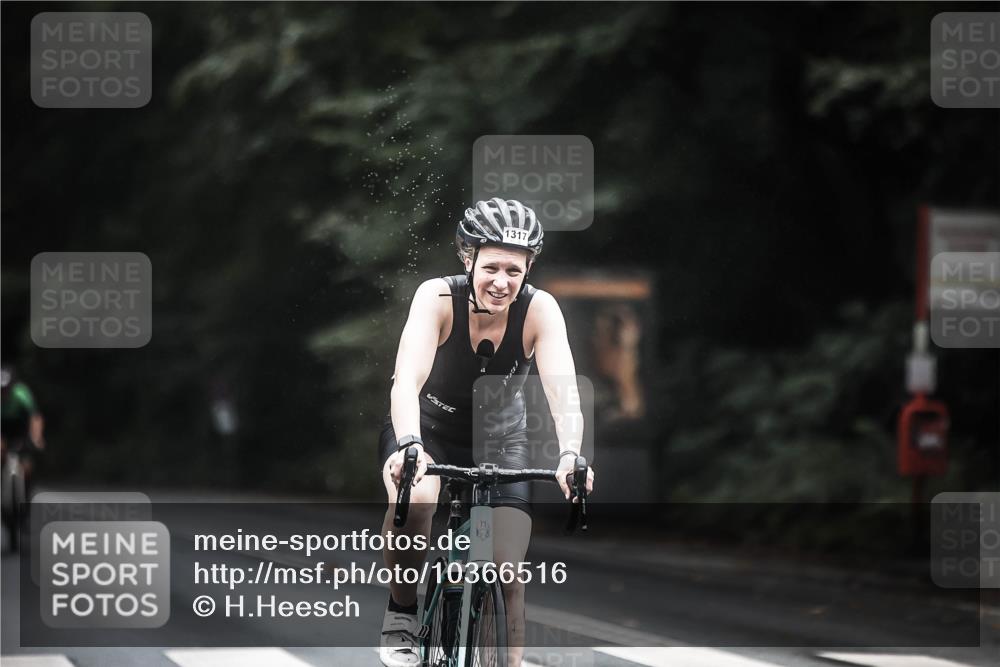 13.09.2026 - Stadtparktriathlon H.Heesch http://msf.ph/oto/10366516 13.09.2026 13:15:26 Radfahren 1281, 1304, 1317 meine-sportfotos.de