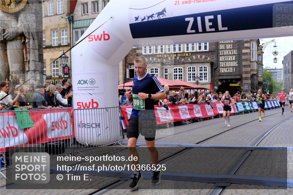 13.09.2026 - 21. swb-Marathon Bremen Tim E. http://msf.ph/oto/10366525 13.09.2026 13:04:11 Ziel 895, 1587, 2094, 2889, 3500, 4236, 8096, 9061, 9129, 9642 meine-sportfotos.de