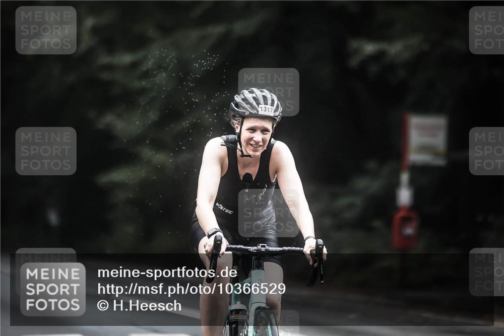 13.09.2026 - Stadtparktriathlon H.Heesch http://msf.ph/oto/10366529 13.09.2026 13:15:26 Radfahren 1281, 1304, 1317 meine-sportfotos.de