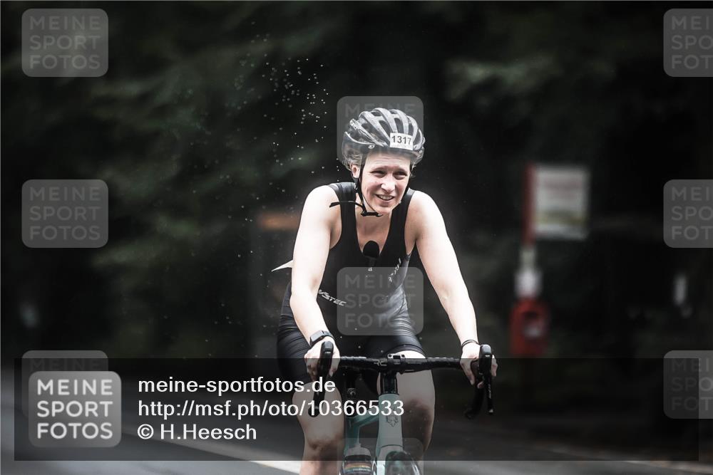 13.09.2026 - Stadtparktriathlon H.Heesch http://msf.ph/oto/10366533 13.09.2026 13:15:26 Radfahren 1281, 1304, 1317 meine-sportfotos.de