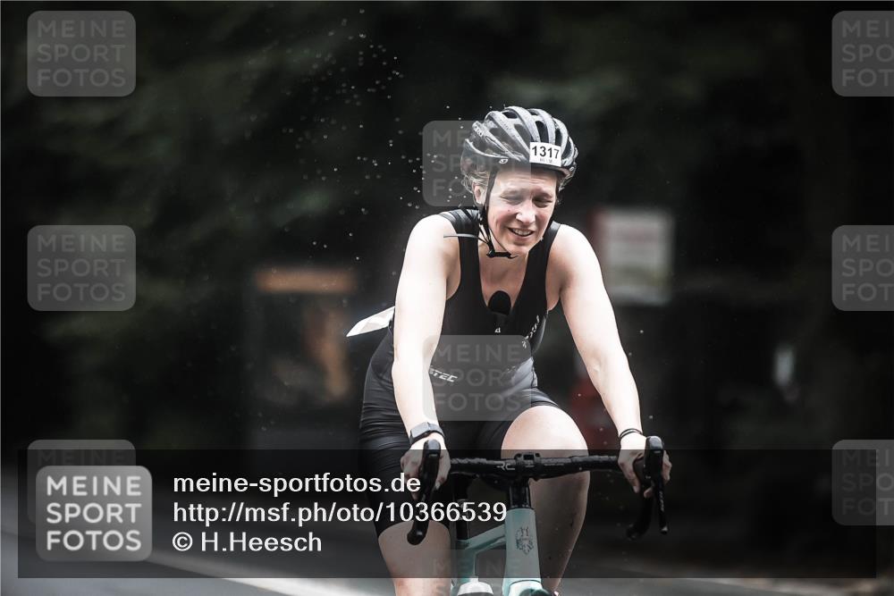 13.09.2026 - Stadtparktriathlon H.Heesch http://msf.ph/oto/10366539 13.09.2026 13:15:26 Radfahren 1281, 1304, 1317 meine-sportfotos.de