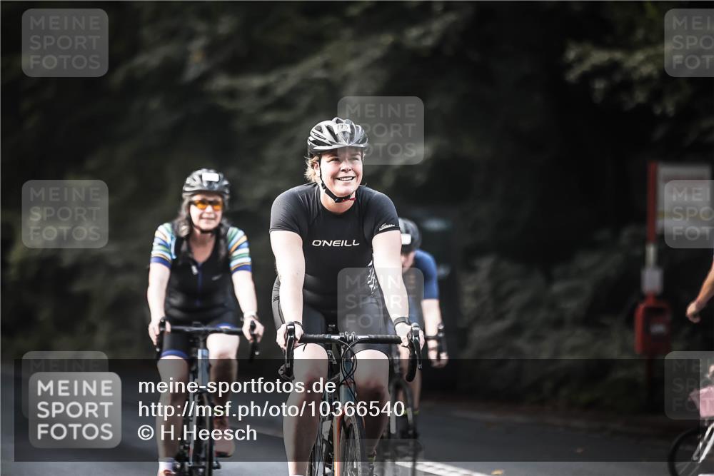 13.09.2026 - Stadtparktriathlon H.Heesch http://msf.ph/oto/10366540 13.09.2026 11:23:27 Radfahren 658, 679, 714, 738, 743, 750, 773, 790, 802 meine-sportfotos.de