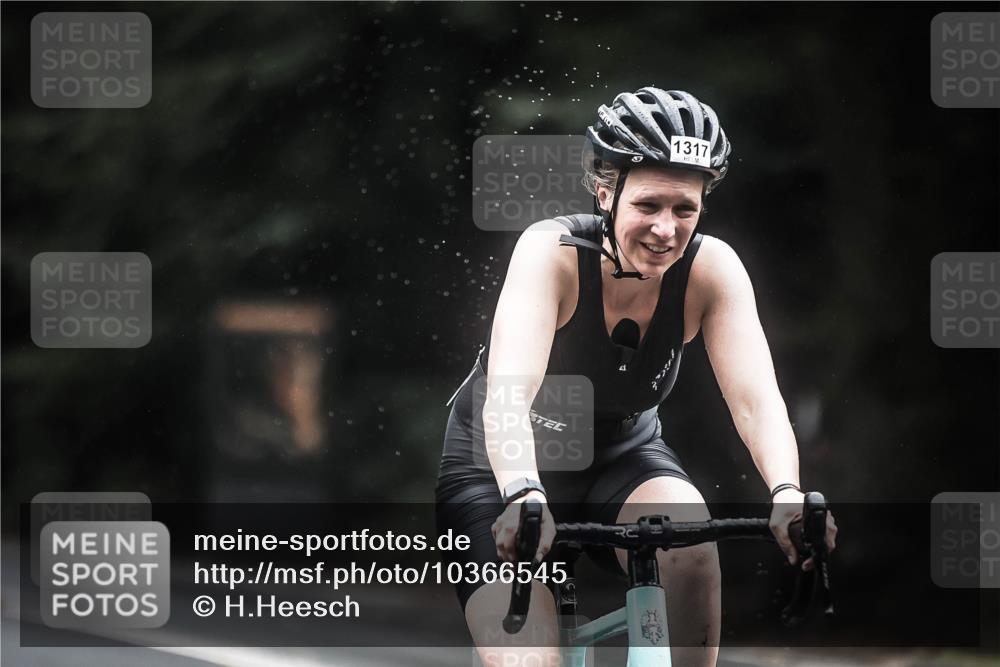 13.09.2026 - Stadtparktriathlon H.Heesch http://msf.ph/oto/10366545 13.09.2026 13:15:26 Radfahren 1281, 1304, 1317 meine-sportfotos.de