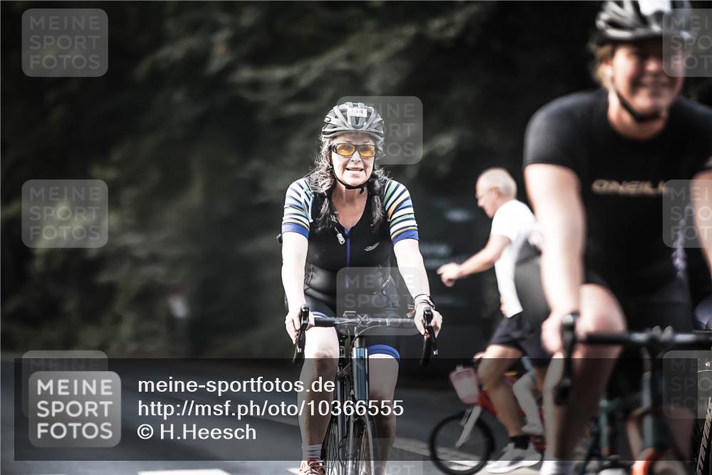 13.09.2026 - Stadtparktriathlon H.Heesch http://msf.ph/oto/10366555 13.09.2026 11:23:27 Radfahren 658, 679, 714, 738, 743, 750, 773, 790, 802 meine-sportfotos.de