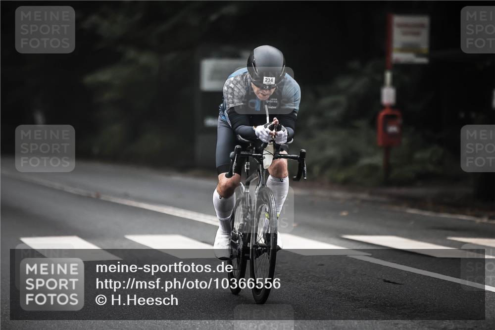 13.09.2026 - Stadtparktriathlon H.Heesch http://msf.ph/oto/10366556 13.09.2026 10:14:18 Radfahren 220, 234, 299, 320 meine-sportfotos.de