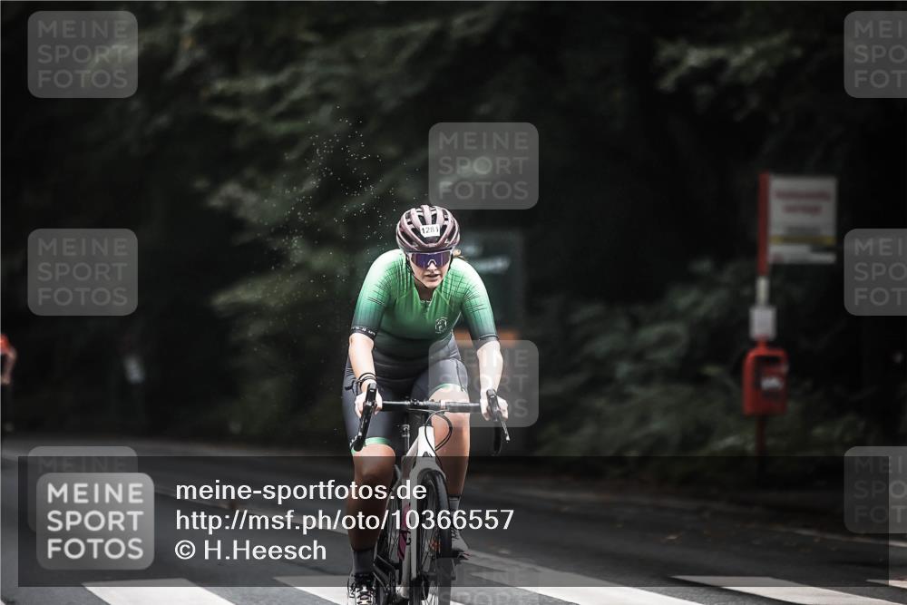 13.09.2026 - Stadtparktriathlon H.Heesch http://msf.ph/oto/10366557 13.09.2026 13:15:30 Radfahren 1244, 1281, 1317, 1379, 1466 meine-sportfotos.de