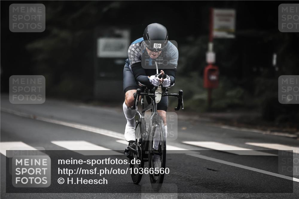 13.09.2026 - Stadtparktriathlon H.Heesch http://msf.ph/oto/10366560 13.09.2026 10:14:18 Radfahren 220, 234, 299, 320 meine-sportfotos.de