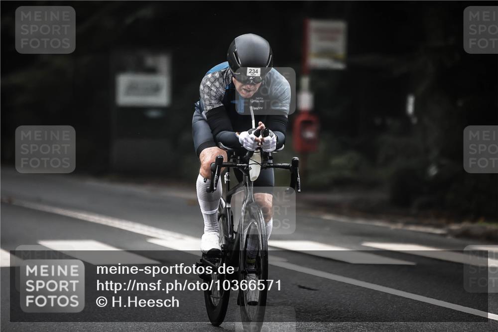 13.09.2026 - Stadtparktriathlon H.Heesch http://msf.ph/oto/10366571 13.09.2026 10:14:18 Radfahren 220, 234, 299, 320 meine-sportfotos.de