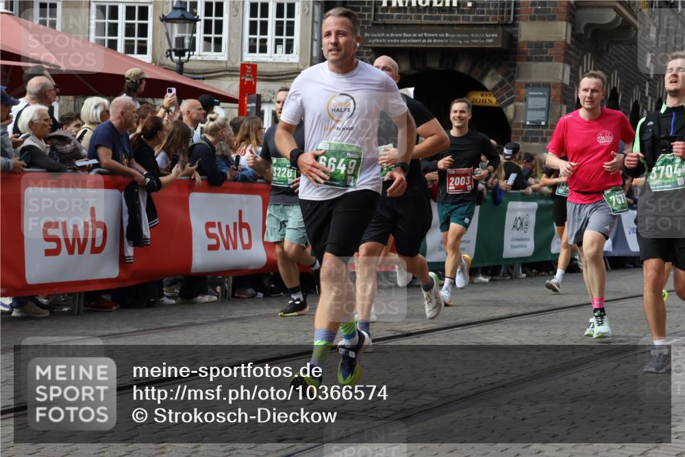 13.09.2026 - 21. swb-Marathon Bremen Strokosch-Dieckow http://msf.ph/oto/10366574 13.09.2026 13:35:42 Ziel 536, 1150, 2003, 2041, 2090, 2318, 2356, 2625, 2866, 3055, 3311, 3621, 3916, 4062, 4635, 4985, 5016, 6315, 6320, 6418, 6750, 6837, 7285, 7305, 7377, 7703, 8300, 8401, 8530, 8773, 8915, 9526, 9527, 9845, 9887, 318, 532, 2565, 3056, 3454, 3485, 3857, 4048, 5026, 5071, 5157, 5381, 5467, 5468, 5584, 5586, 5816, 6159, 6724, 7036, 7235, 7385, 7691, 7804, 8145, 8335, 8705, 9243, 9912, 13121, 13213 meine-sportfotos.de