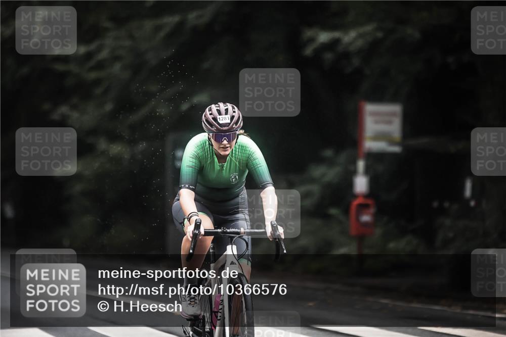 13.09.2026 - Stadtparktriathlon H.Heesch http://msf.ph/oto/10366576 13.09.2026 13:15:30 Radfahren 1244, 1281, 1317, 1379, 1466 meine-sportfotos.de