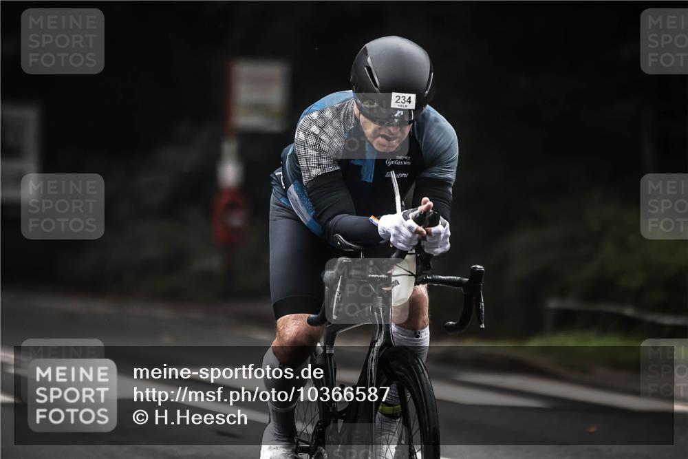 13.09.2026 - Stadtparktriathlon H.Heesch http://msf.ph/oto/10366587 13.09.2026 10:14:18 Radfahren 220, 234, 299, 320 meine-sportfotos.de