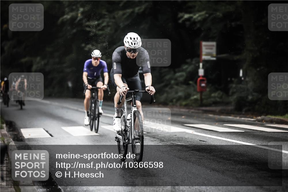 13.09.2026 - Stadtparktriathlon H.Heesch http://msf.ph/oto/10366598 13.09.2026 12:01:16 Radfahren 728, 835, 861, 874, 995, 1006, 1050 meine-sportfotos.de