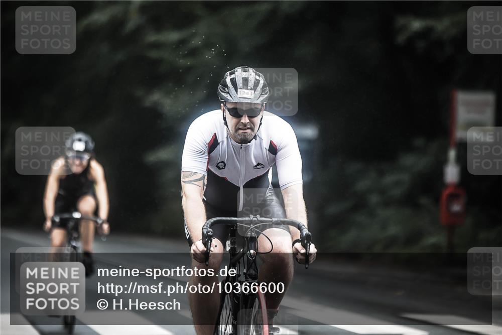 13.09.2026 - Stadtparktriathlon H.Heesch http://msf.ph/oto/10366600 13.09.2026 13:15:36 Radfahren 1219, 1244, 1281, 1379, 1466 meine-sportfotos.de