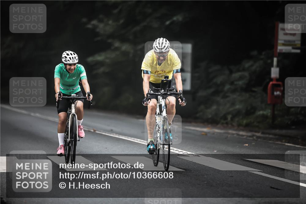 13.09.2026 - Stadtparktriathlon H.Heesch http://msf.ph/oto/10366608 13.09.2026 10:14:22 Radfahren 234, 299, 304, 320 meine-sportfotos.de
