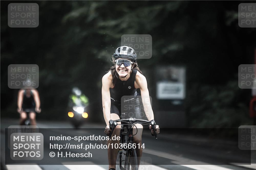 13.09.2026 - Stadtparktriathlon H.Heesch http://msf.ph/oto/10366614 13.09.2026 13:15:37 Radfahren 1219, 1244, 1379, 1466 meine-sportfotos.de