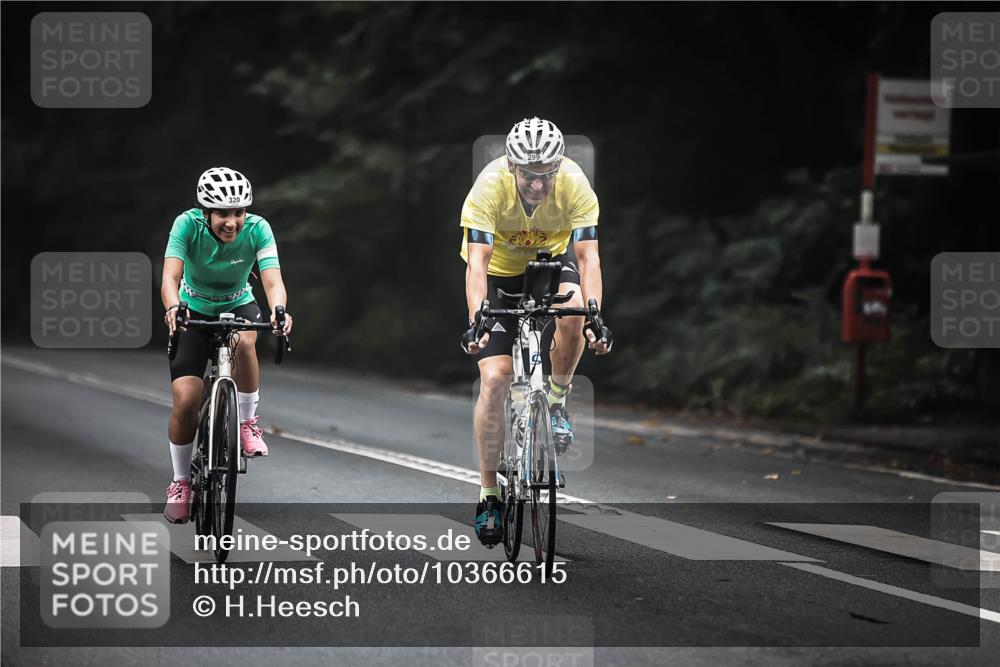 13.09.2026 - Stadtparktriathlon H.Heesch http://msf.ph/oto/10366615 13.09.2026 10:14:22 Radfahren 234, 299, 304, 320 meine-sportfotos.de