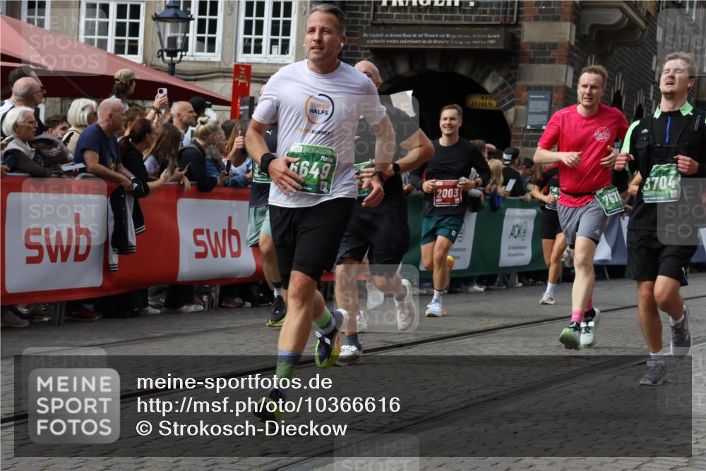 13.09.2026 - 21. swb-Marathon Bremen Strokosch-Dieckow http://msf.ph/oto/10366616 13.09.2026 13:35:42 Ziel 536, 1150, 2003, 2041, 2090, 2318, 2356, 2625, 2866, 3055, 3311, 3621, 3916, 4062, 4635, 4985, 5016, 6315, 6320, 6418, 6750, 6837, 7285, 7305, 7377, 7703, 8300, 8401, 8530, 8773, 8915, 9526, 9527, 9845, 9887, 318, 532, 2565, 3056, 3454, 3485, 3857, 4048, 5026, 5071, 5157, 5381, 5467, 5468, 5584, 5586, 5816, 6159, 6724, 7036, 7235, 7385, 7691, 7804, 8145, 8335, 8705, 9243, 9912, 13121, 13213 meine-sportfotos.de