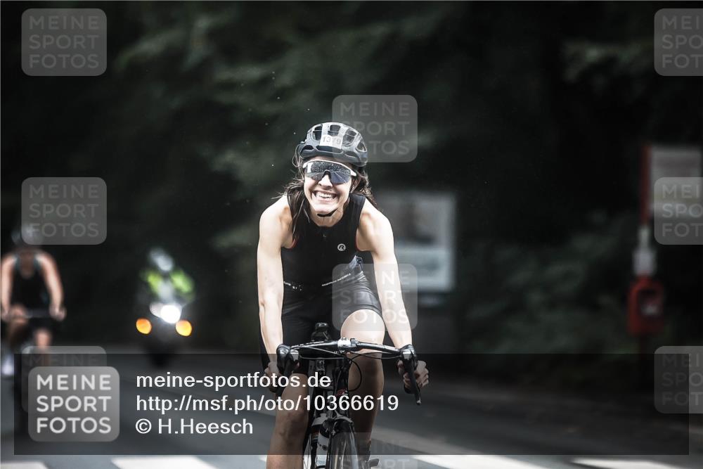 13.09.2026 - Stadtparktriathlon H.Heesch http://msf.ph/oto/10366619 13.09.2026 13:15:37 Radfahren 1219, 1244, 1379, 1466 meine-sportfotos.de