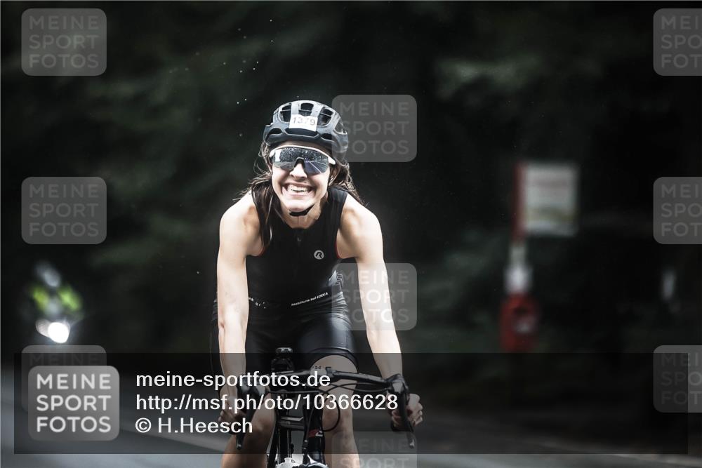 13.09.2026 - Stadtparktriathlon H.Heesch http://msf.ph/oto/10366628 13.09.2026 13:15:37 Radfahren 1219, 1244, 1379, 1466 meine-sportfotos.de