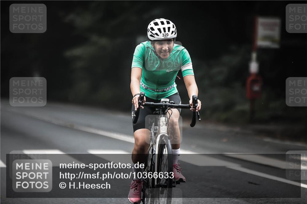 13.09.2026 - Stadtparktriathlon H.Heesch http://msf.ph/oto/10366633 13.09.2026 10:14:23 Radfahren 234, 299, 304, 320 meine-sportfotos.de