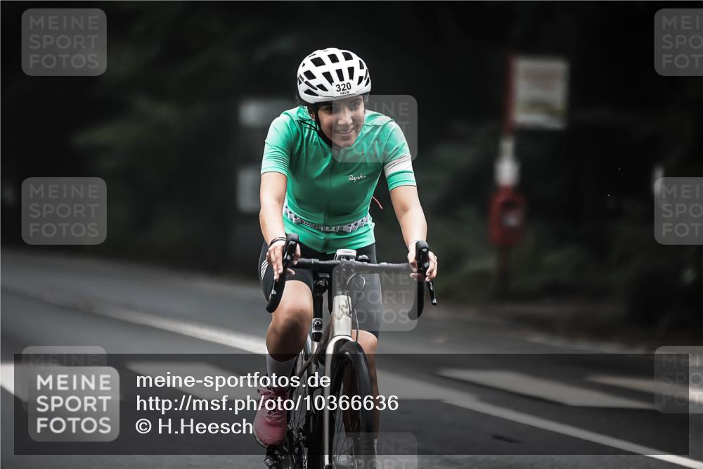 13.09.2026 - Stadtparktriathlon H.Heesch http://msf.ph/oto/10366636 13.09.2026 10:14:24 Radfahren 234, 299, 304, 320 meine-sportfotos.de