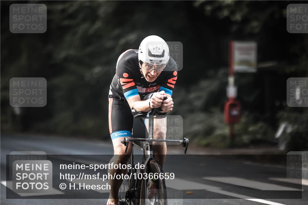 13.09.2026 - Stadtparktriathlon H.Heesch http://msf.ph/oto/10366659 13.09.2026 11:23:34 Radfahren 679, 765, 802, 804 meine-sportfotos.de