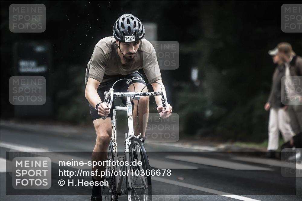 13.09.2026 - Stadtparktriathlon H.Heesch http://msf.ph/oto/10366678 13.09.2026 13:15:44 Radfahren 1219, 1300, 1423 meine-sportfotos.de