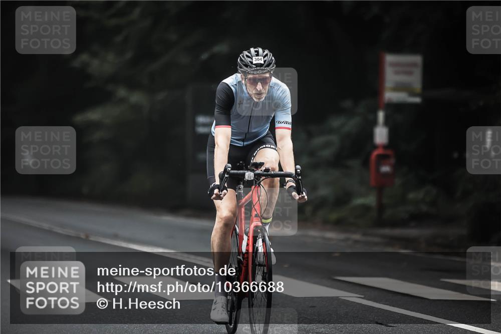 13.09.2026 - Stadtparktriathlon H.Heesch http://msf.ph/oto/10366688 13.09.2026 10:14:28 Radfahren 299, 304, 320 meine-sportfotos.de
