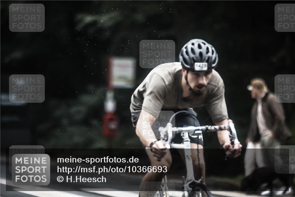 13.09.2026 - Stadtparktriathlon H.Heesch http://msf.ph/oto/10366693 13.09.2026 13:15:45 Radfahren 1219, 1300, 1423 meine-sportfotos.de