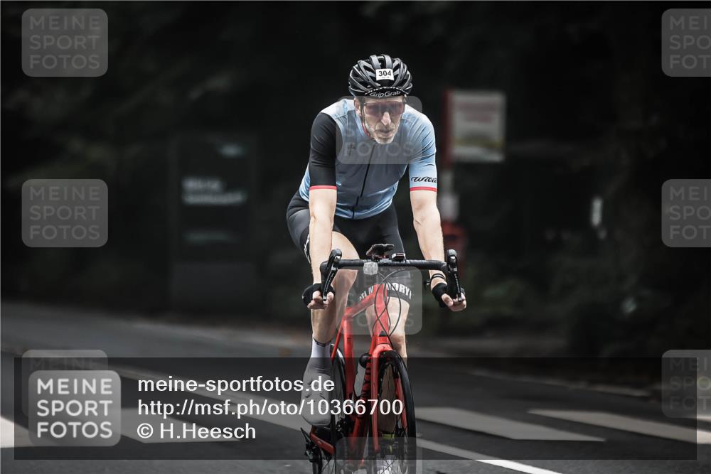 13.09.2026 - Stadtparktriathlon H.Heesch http://msf.ph/oto/10366700 13.09.2026 10:14:28 Radfahren 299, 304, 320 meine-sportfotos.de