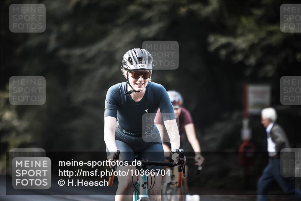13.09.2026 - Stadtparktriathlon H.Heesch http://msf.ph/oto/10366704 13.09.2026 11:23:39 Radfahren 679, 765, 804 meine-sportfotos.de