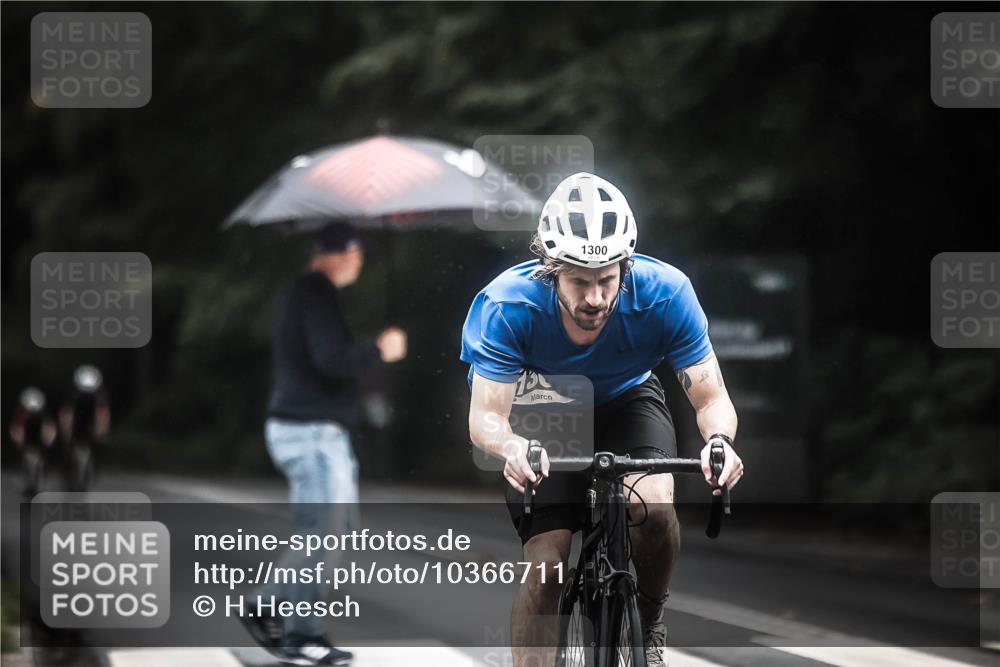 13.09.2026 - Stadtparktriathlon H.Heesch http://msf.ph/oto/10366711 13.09.2026 13:15:48 Radfahren 1300, 1307, 1423 meine-sportfotos.de