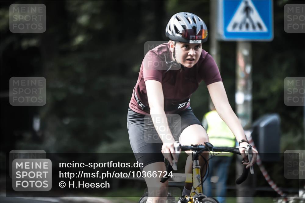 13.09.2026 - Stadtparktriathlon H.Heesch http://msf.ph/oto/10366724 13.09.2026 11:23:40 Radfahren 765, 804 meine-sportfotos.de