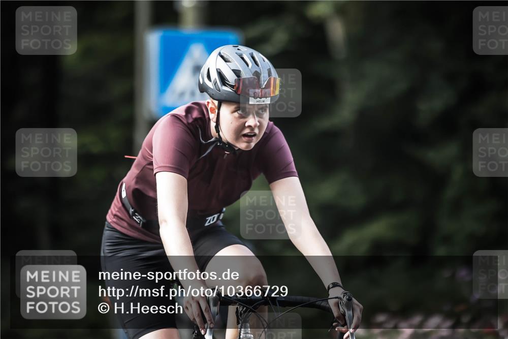13.09.2026 - Stadtparktriathlon H.Heesch http://msf.ph/oto/10366729 13.09.2026 11:23:40 Radfahren 765, 804 meine-sportfotos.de